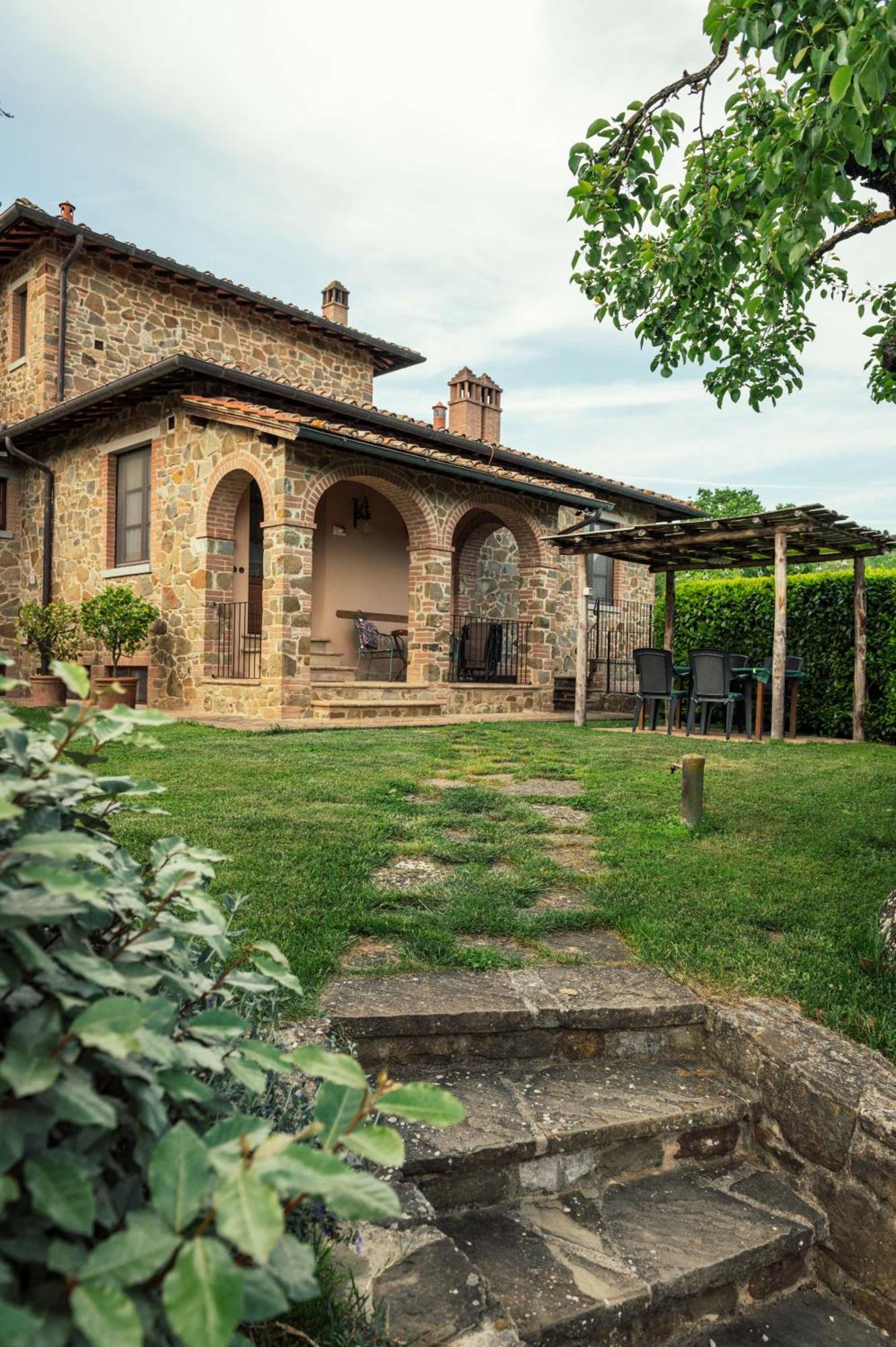 Agriturismo Casal Gheriglio Lucignano Luaran gambar