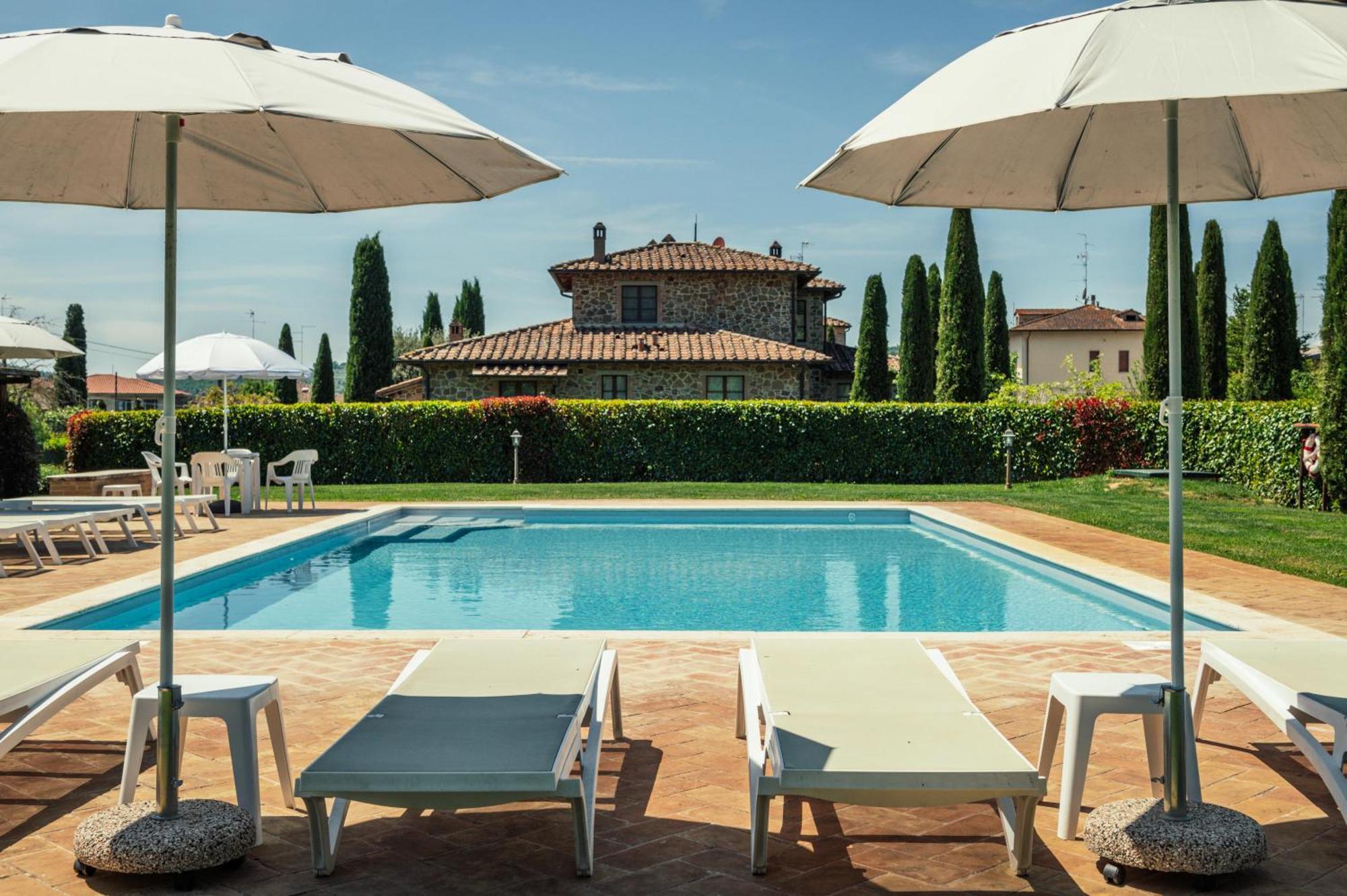Agriturismo Casal Gheriglio Lucignano Luaran gambar