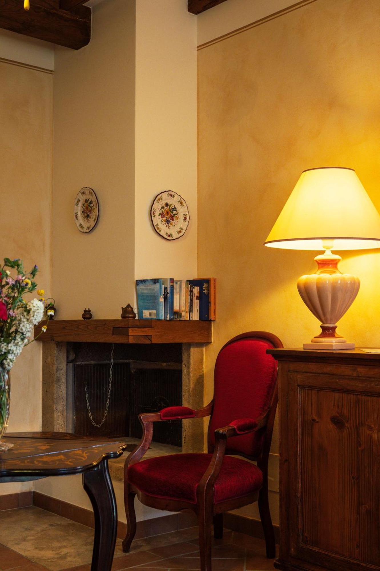 Agriturismo Casal Gheriglio Lucignano Luaran gambar