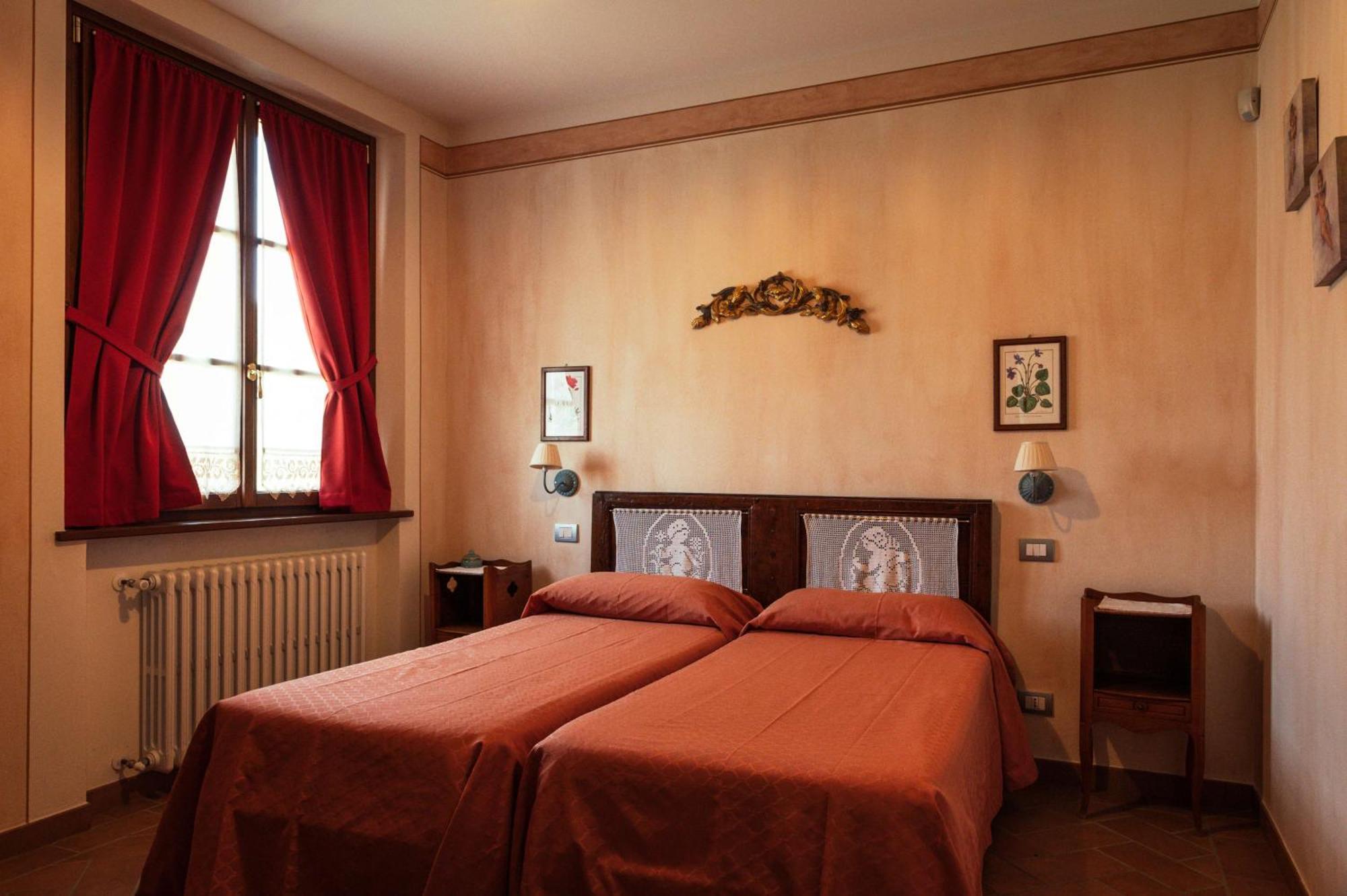 Agriturismo Casal Gheriglio Lucignano Luaran gambar