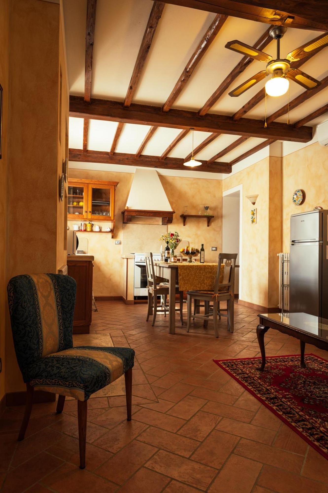 Agriturismo Casal Gheriglio Lucignano Luaran gambar
