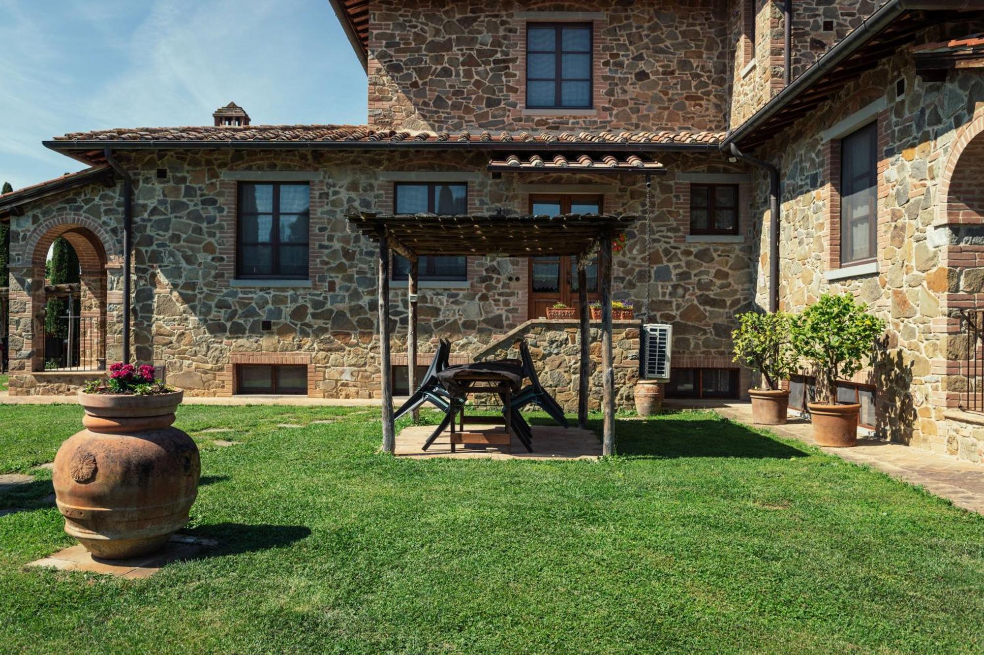 Agriturismo Casal Gheriglio Lucignano Luaran gambar